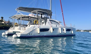 Catamarã à vela Leopard 44 com capitão e anfitriã em Kontokali, Grécia