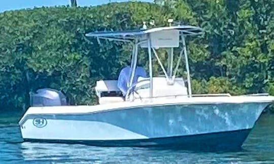 21ft Sea Hunt 207 Triton Center Console for Rent in Key Largo Florida!