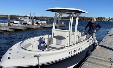 マサチューセッツ州ニューベリーポートでのRobalo R222センターコンソールレンタル