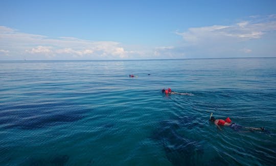 Semi-Private Mexico Rocks Day Sail in Belize