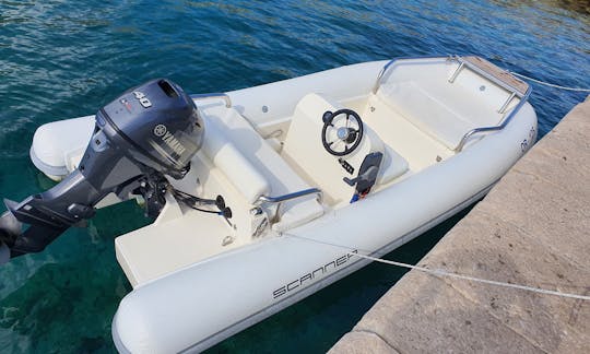 Scanner Cosmo 420 RIB A small boat with a lot of space…