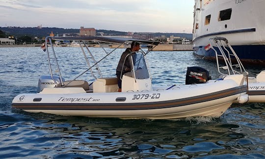 Tempest Capelli 600 RIB très rapide et très puissant à Orebić