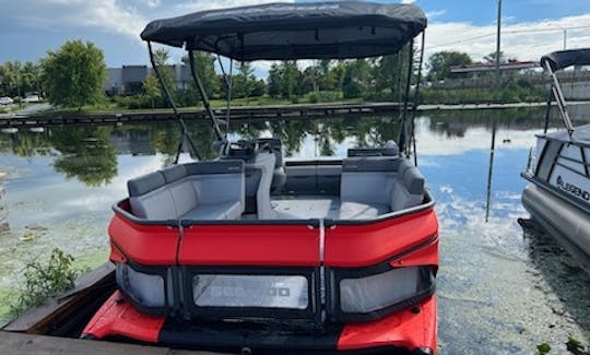 Novo pontão de festa de cruzeiro Sea Doo Switch de 18 pés em Keswick, Georgina