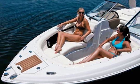 Regal 2700 Powerboat for Rent in Cala D'or