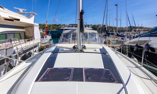 Balèria - Oceanis 461 Cruising Monohull Rental in Porto Cristo, Illes Balears