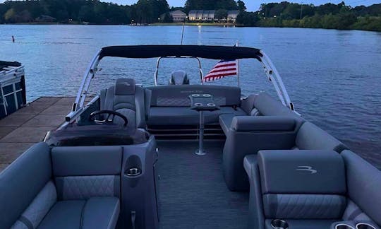 Luxury 2023 Bennington Pontoon Boat on Lake Oconee