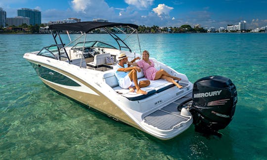 Sea Ray Sundeck 29ft sport Deck Boat up to 9 people in Miami Beach, Florida