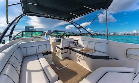 Sea Ray Sundeck 29ft sport Deck Boat up to 9 people in Miami Beach, Florida