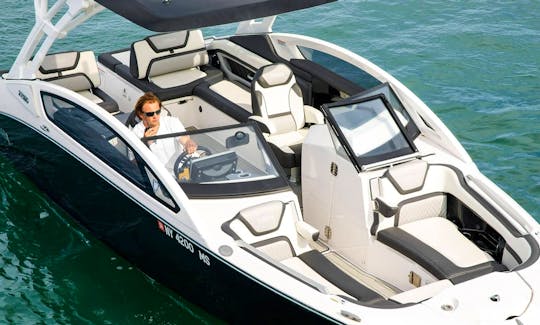 Brand New 27' Yamaha in East Hampton in East Hampton, New York  - Always ask the year of your boat!