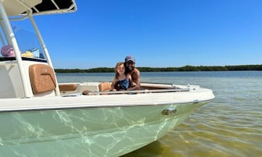 Alquiler de barco con capitaneo y consola central Stingray de 22 pies con Lily Pad en Tampa 