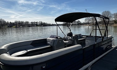 FUEL INCLUDED! LAKE NORMAN LUXURY PONTOON RENTAL! 5 STAR , FIRST CLASS SERVICE!