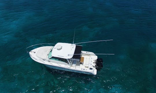 37’ Boston Whaler for 10 Passengers. Visit el Cielo Cozumel