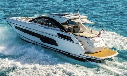 Sunseeker 55’ 2017. Tailored made service. Chef, bartender, host.