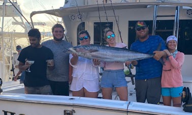 Cartas de pesca esportiva personalizadas a bordo do iate Hatteras de 46 pés