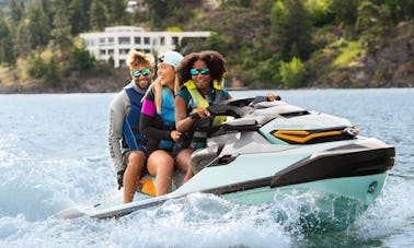 2023 SeaDoo Wake 230 アテネリビエラのプライベートジェットスキーサファリ