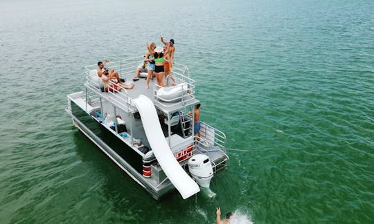 Ultimate Party Barge com toboágua 🛝, Music 🎶, Games 🎉