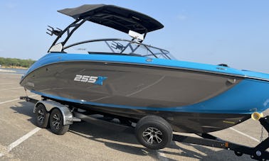 Yamaha 255XD Wakeboat on Lake Grapevine, TX
