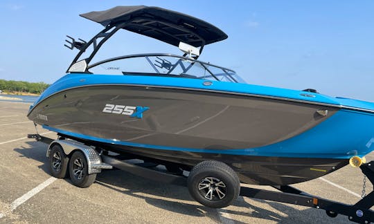 Yamaha 255XD Wakeboat on Lake Grapevine, TX
