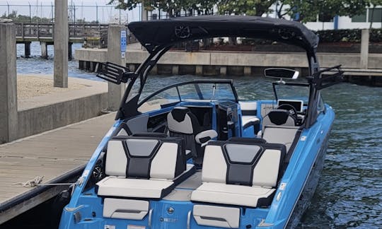 Wakeboat Yamaha 255XD em Lake Grapevine, TX