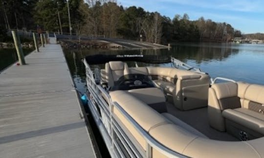 2023 SunTracker 20 ft. Party Barge Pontoon in Cumming, Georgia