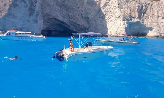 Location de bateau avec Bimini Top à Zakinthos