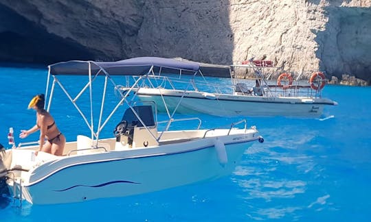 Location de bateau avec Bimini Top à Zakinthos