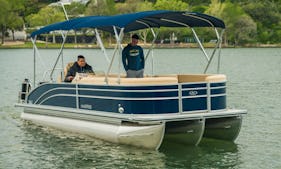 Brand new Tri-Hull 25ft Pontoon on Lake Austin