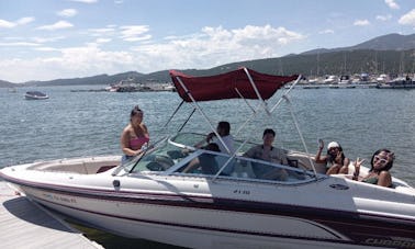 Bateau chaperelle de 23 pieds pour 10 personnes à Fort Collins, Colorado