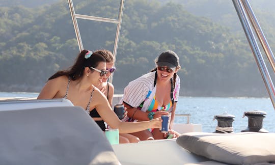 ⚓️ Lagoon 40' Cruising Catamaran in Puerto Vallarta (Includes food)