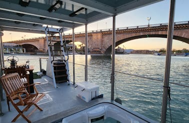 Jacuzzi Double Deck Boat Cabana in The Channel