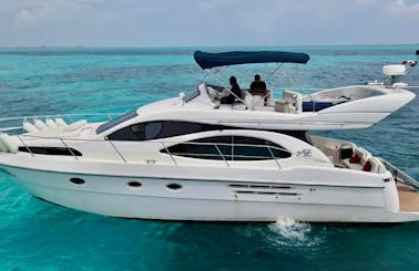 Sail away on this Amazing Azimut 48 ft Flybridge in Cancun and Isla Mujeres 