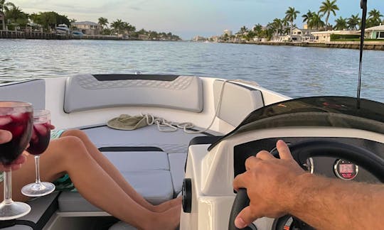 Brand new Bayliner deck boat w beach access in Lauderdale-by-the-Sea