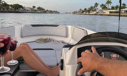 Brand new Bayliner deck boat w beach access in Lauderdale-by-the-Sea