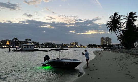 Brand new Bayliner deck boat w beach access in Lauderdale-by-the-Sea