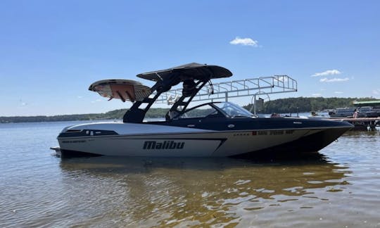 Come Surf with our boat 23ft Malibu LSV Wakesetter