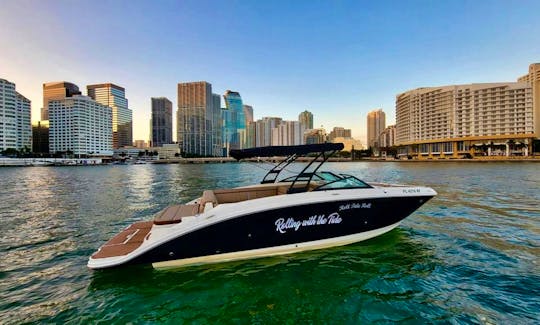 Miami Private boat tour & Cruise on a Sea ray 29 (1 HOUR FREE) in Miami, Florida