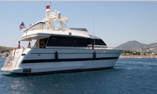 Spacious 78ft Jasmine Motoryat for 8 person!