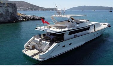 83ft CND Power Mega Yacht for 8 person WB47!