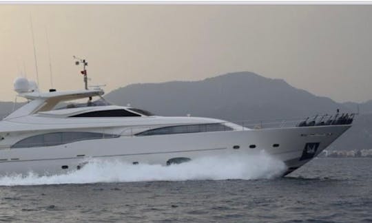 Mega Yacht FRT Power de 95 pés para 12 pessoas WB51!