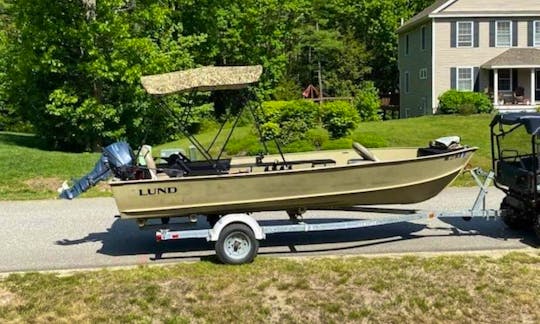 4 People Lund Boat for rent in Sidney