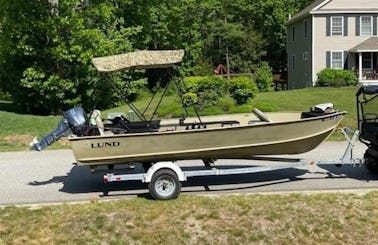 4 People Lund Boat for rent in Sidney