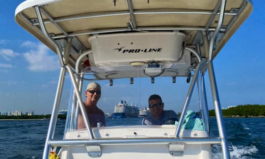 25ft Center Console Pro Line Boat in Fort Lauderdale