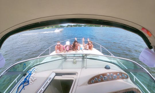 Luxury SeaRay Yacht with Captain | Explore the Annapolis Waterways 