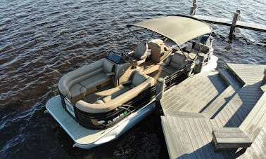 'Flagship' Luxury Veranda VTX25RFL Tri-toon w/ Yamaha F250 SHO VMAX