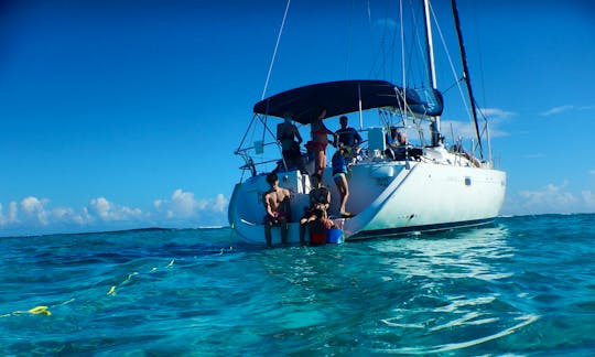 Beneteau Oceanis 473 Luxury Sailing Charter in Grand Cayman, Cayman Islands