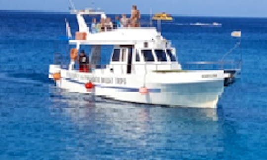 Custom Motor Yacht Charter Boat Hire – Hire a boat from our fleet!