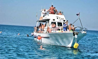 Alquiler de barcos a motor personalizados: ¡alquile un barco de nuestra flota!