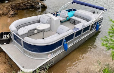Sun's Out, Fun's Out on Lake Austin in Party Cove!  12 Passenger Pontoon with Professional Captain/Guide