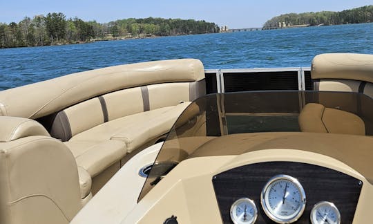 23ft Harris Pontoon for day cruise in Buford, Georgia