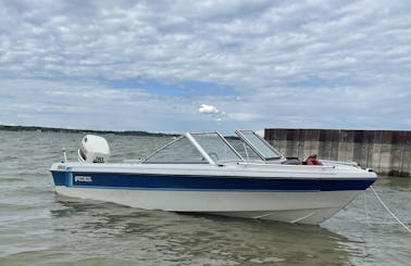 17’ Fiber OpenBow Powerboat in Sylvan Lake